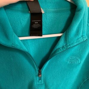 North face light sweater